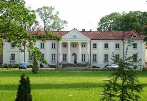 HISTORICAL PALACE AND HOTEL IN GÓRZNO